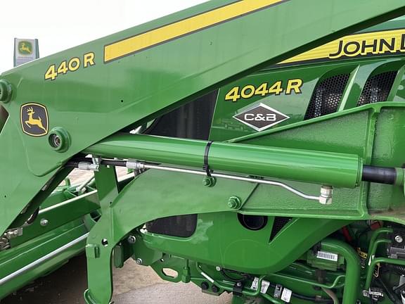 Image of John Deere 4044R equipment image 2