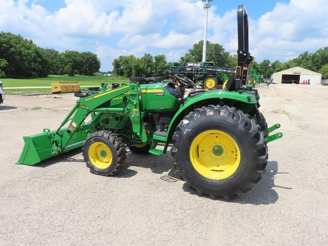 Image of John Deere 4044R equipment image 1