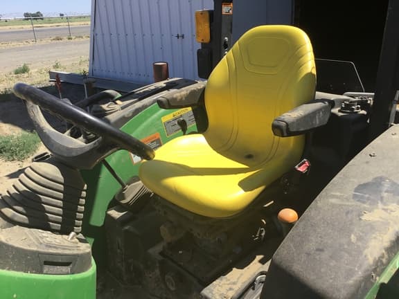 Image of John Deere 4044R equipment image 4
