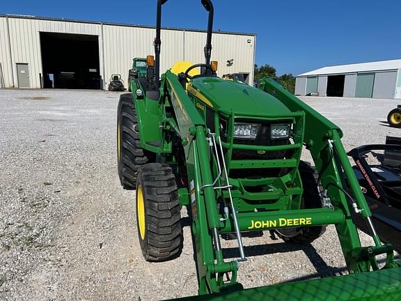 Image of John Deere 4044R equipment image 4