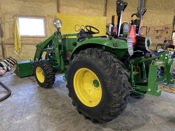 Image of John Deere 4044R equipment image 1