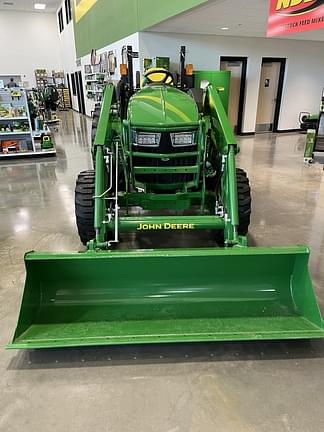 Image of John Deere 4044R equipment image 3
