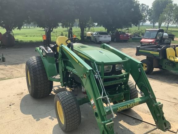 Image of John Deere 4044R equipment image 4