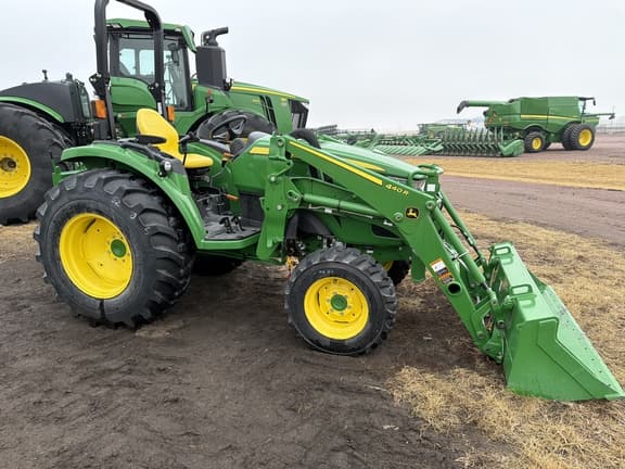 Image of John Deere 4044R equipment image 4