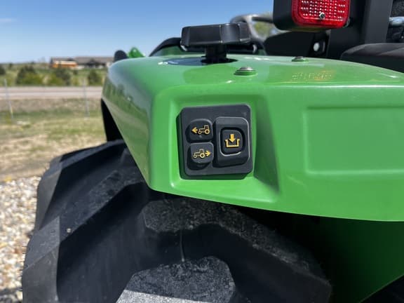 Image of John Deere 4044R equipment image 4