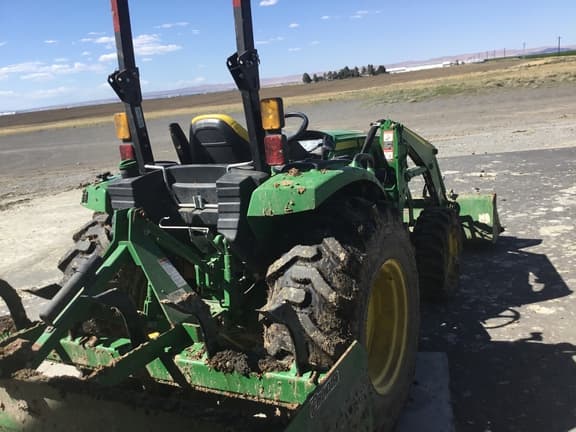 Image of John Deere 4044R equipment image 2