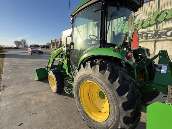 Image of John Deere 4044R equipment image 2