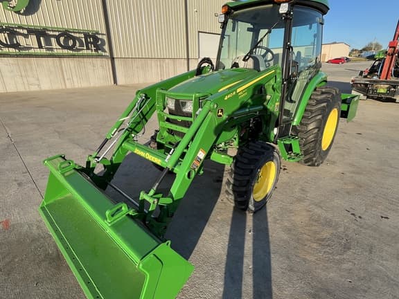 Image of John Deere 4044R equipment image 3