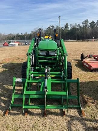 Image of John Deere 4044R equipment image 4