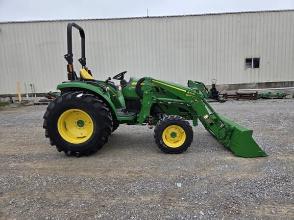 Image of John Deere 4044R equipment image 3