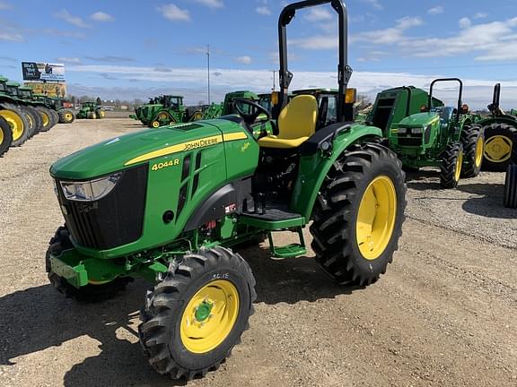 Image of John Deere 4044R equipment image 1