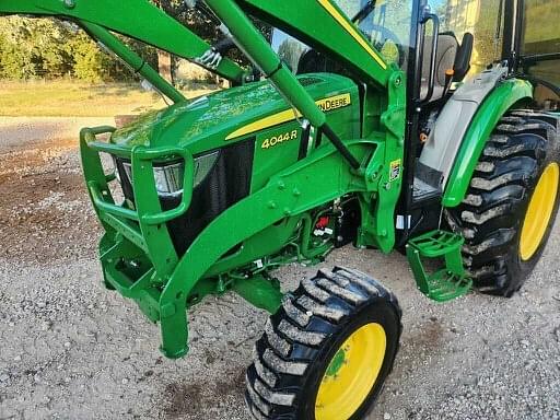 Image of John Deere 4044R equipment image 2