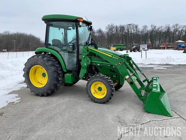 Image of John Deere 4044R equipment image 2