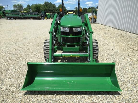 Image of John Deere 4052M equipment image 4