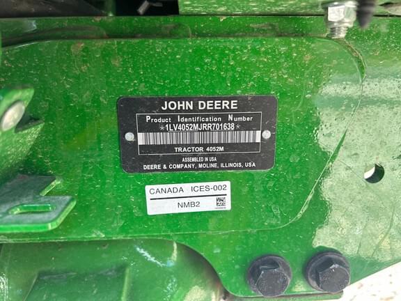 Image of John Deere 4052M equipment image 4
