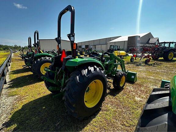 Image of John Deere 4052M equipment image 4