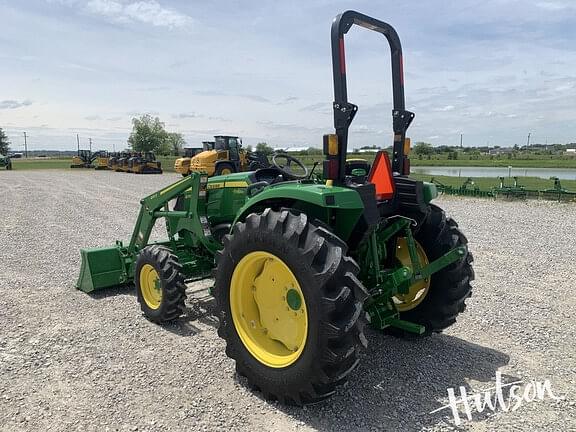 Image of John Deere 4052M equipment image 4