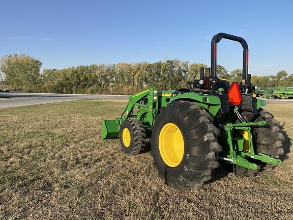 Image of John Deere 4052M equipment image 3