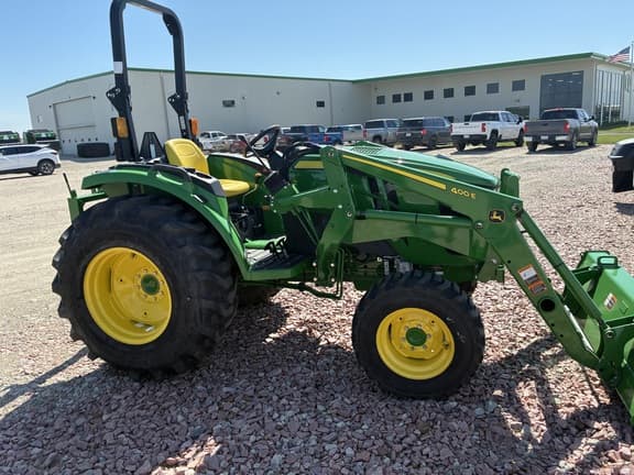 Image of John Deere 4052M equipment image 3