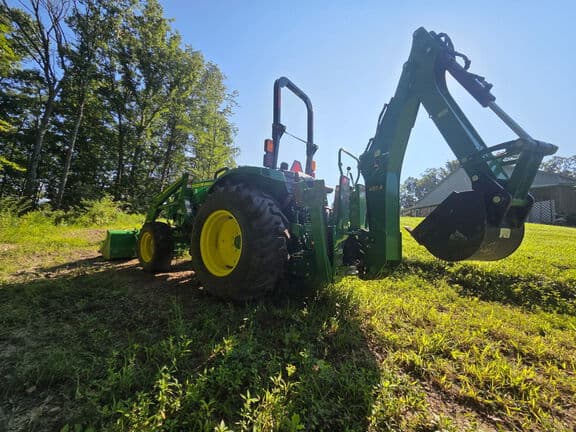 Image of John Deere 4052M equipment image 3