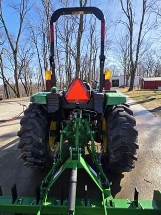 Image of John Deere 4052M equipment image 3