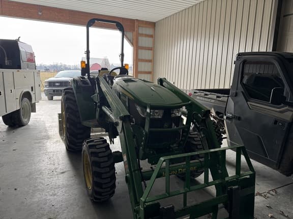 Image of John Deere 4052M equipment image 2