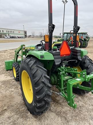 Image of John Deere 4052M equipment image 3