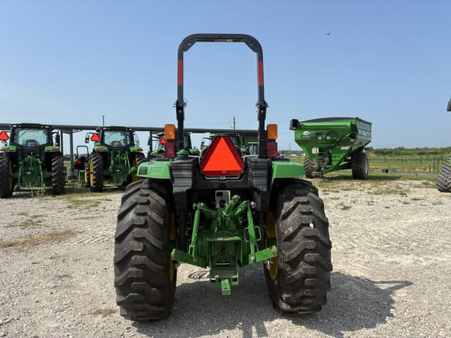 Image of John Deere 4052M equipment image 3