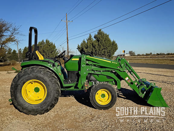 Image of John Deere 4052M equipment image 3