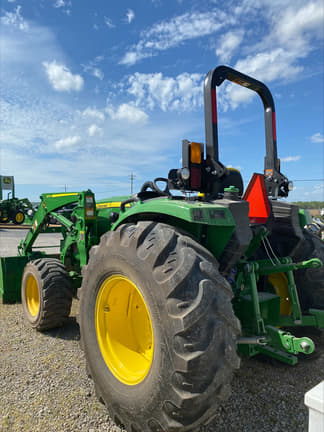 Image of John Deere 4052M equipment image 3
