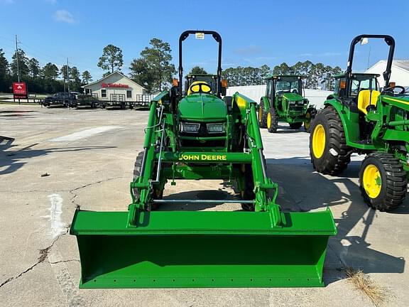 Image of John Deere 4052R equipment image 1