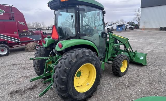 Image of John Deere 4052R equipment image 3