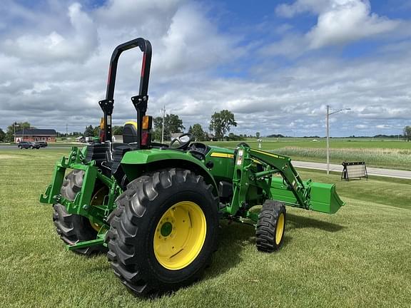 Image of John Deere 4052R equipment image 3