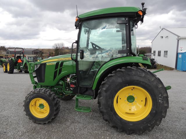 Image of John Deere 4052R equipment image 1