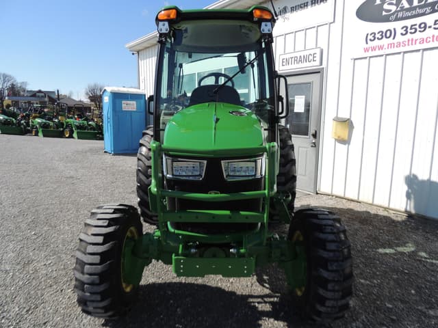 Image of John Deere 4052R equipment image 4