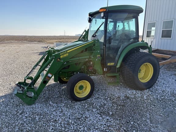 Image of John Deere 4052R Primary image
