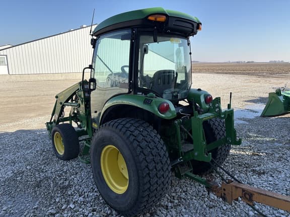 Image of John Deere 4052R equipment image 3