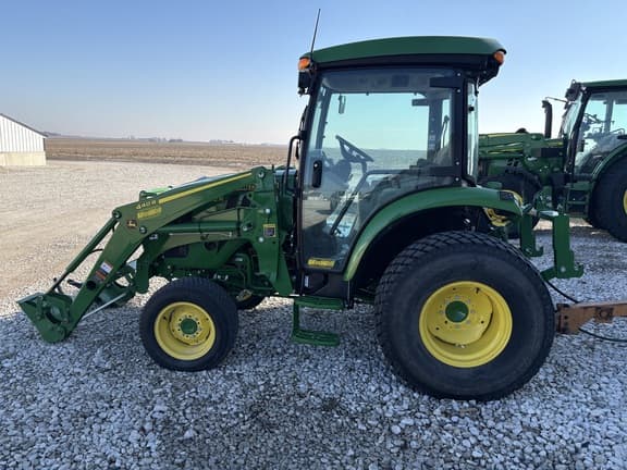 Image of John Deere 4052R equipment image 2