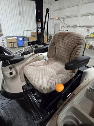 Image of John Deere 4052R equipment image 4