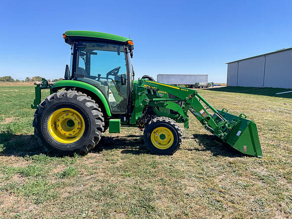 Image of John Deere 4052R equipment image 3