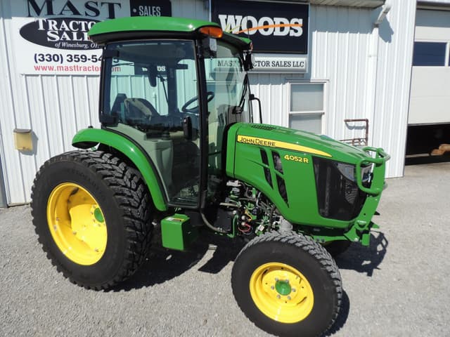 Image of John Deere 4052R equipment image 2