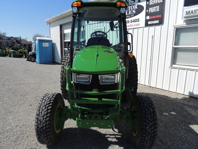 Image of John Deere 4052R equipment image 4