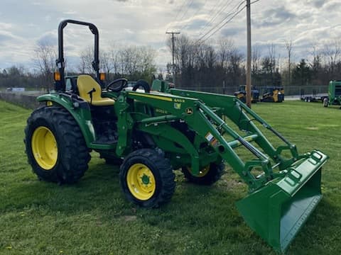 Image of John Deere 4052R equipment image 4