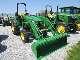 Image of John Deere 4052R equipment image 1