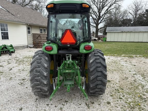 Image of John Deere 4052R equipment image 3