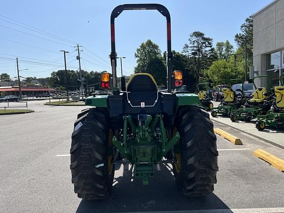 Image of John Deere 4052R equipment image 4