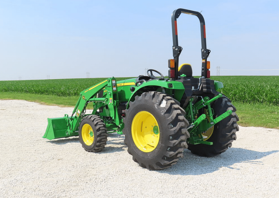 Image of John Deere 4052R Image 1