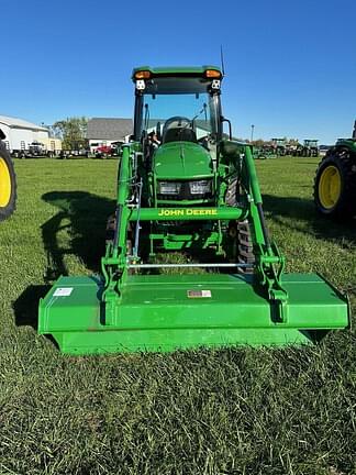 Image of John Deere 4052R equipment image 3