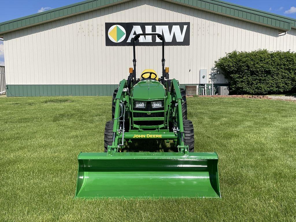 Image of John Deere 4052R Image 1