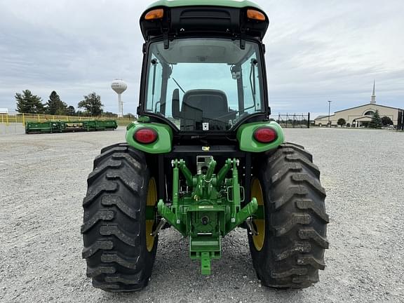 Image of John Deere 4052R equipment image 3